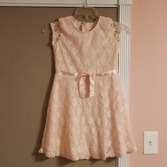 light pink dress size 14 Plain cami mini dress Rs 4500 Uk size 6-14 Available in Purple, Light pink Shop now at, No.280, Highlevel Road, Nugegoda ( Next to odel attached to Srivihar) No. 410, Pannipitiya road,